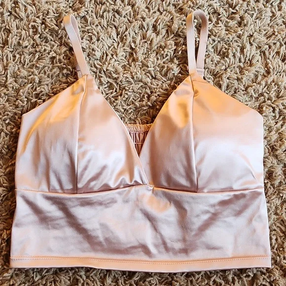 Silky metallic creamish/pink crop tank top with adjustable straps womans small - Picture 1 of 12